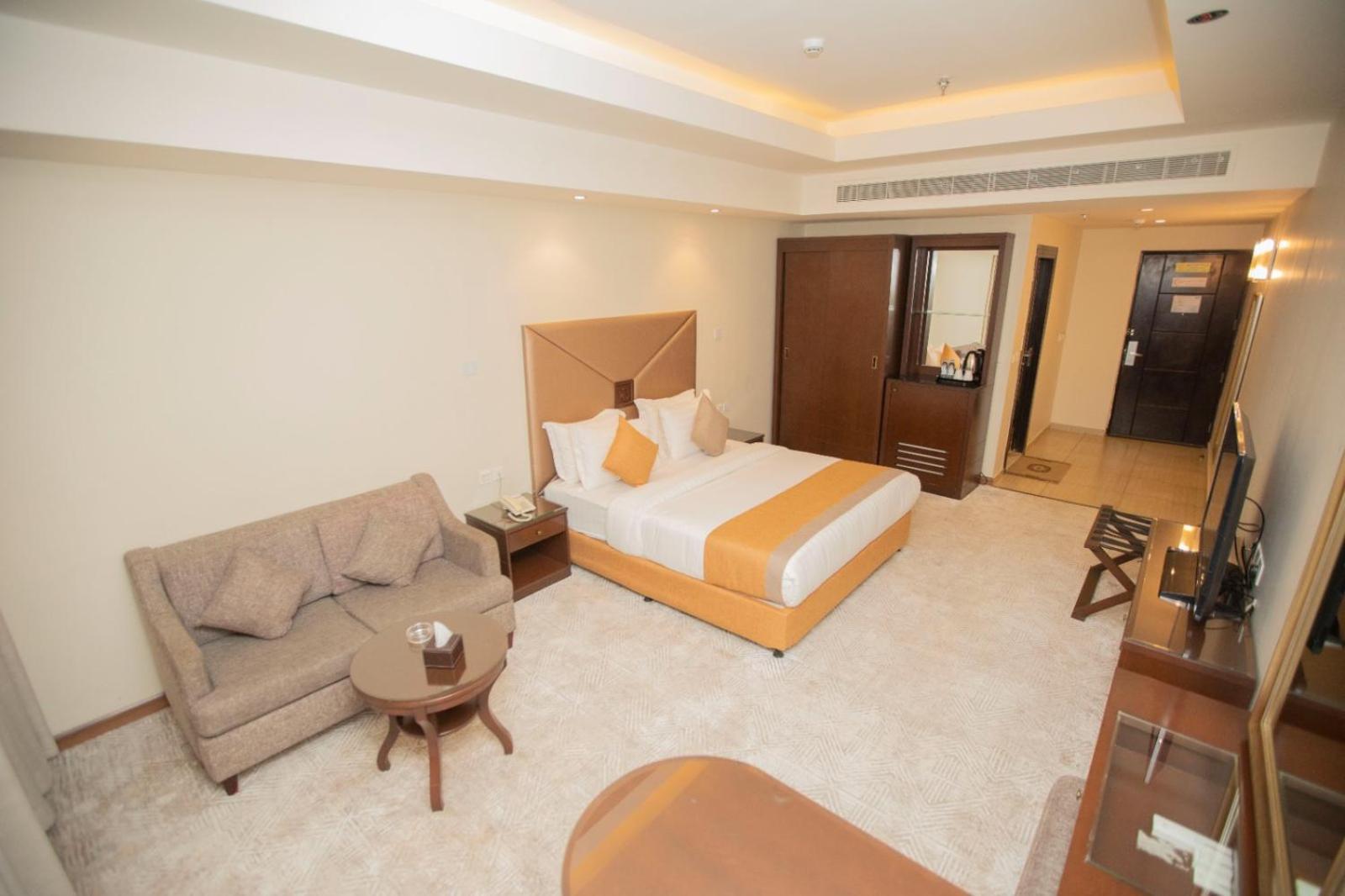 Sanam Hotel Suites - Rijád Exteriér fotografie